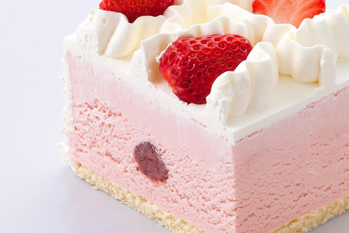 莓你不可|草莓冰激凌蛋糕